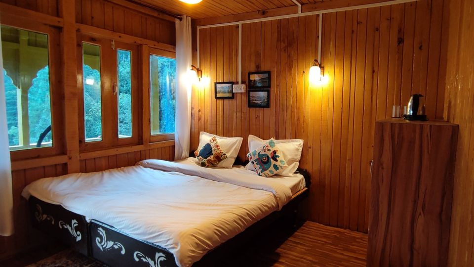Photo of 2 hours from Jibhi, this Hostel is one of the best in Himachal by amrit singhal