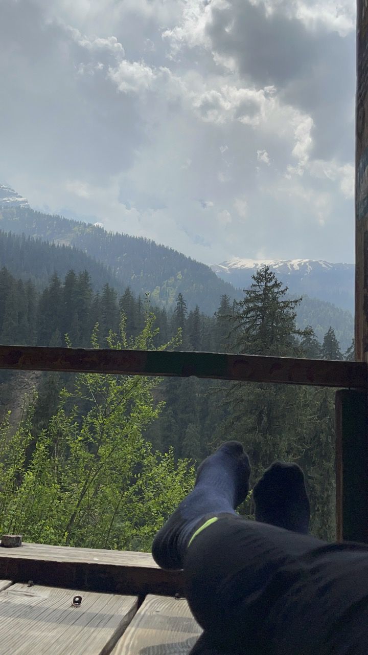Photo of A Must Visit Cafe In Himachal If You Love Mountains by Devika