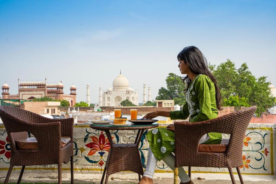 Photo of I Found a Budget-Friendly Stay in Agra With an Astonishing View of The Taj! by Shraddha Bansode 📸