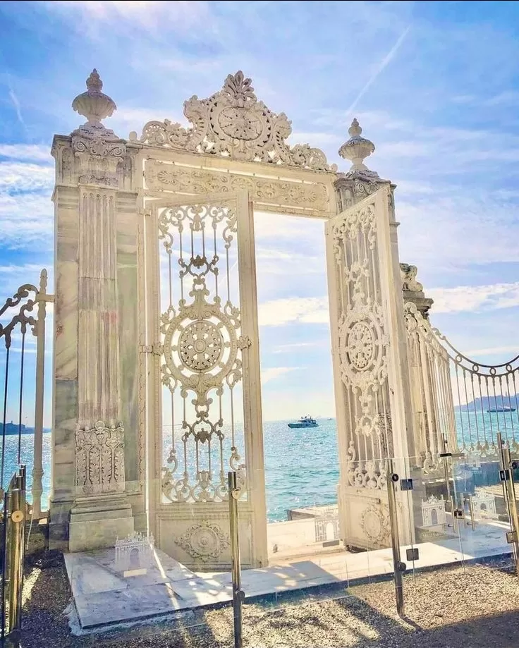 Photo of Dolmabahçe Palace, Istanbul