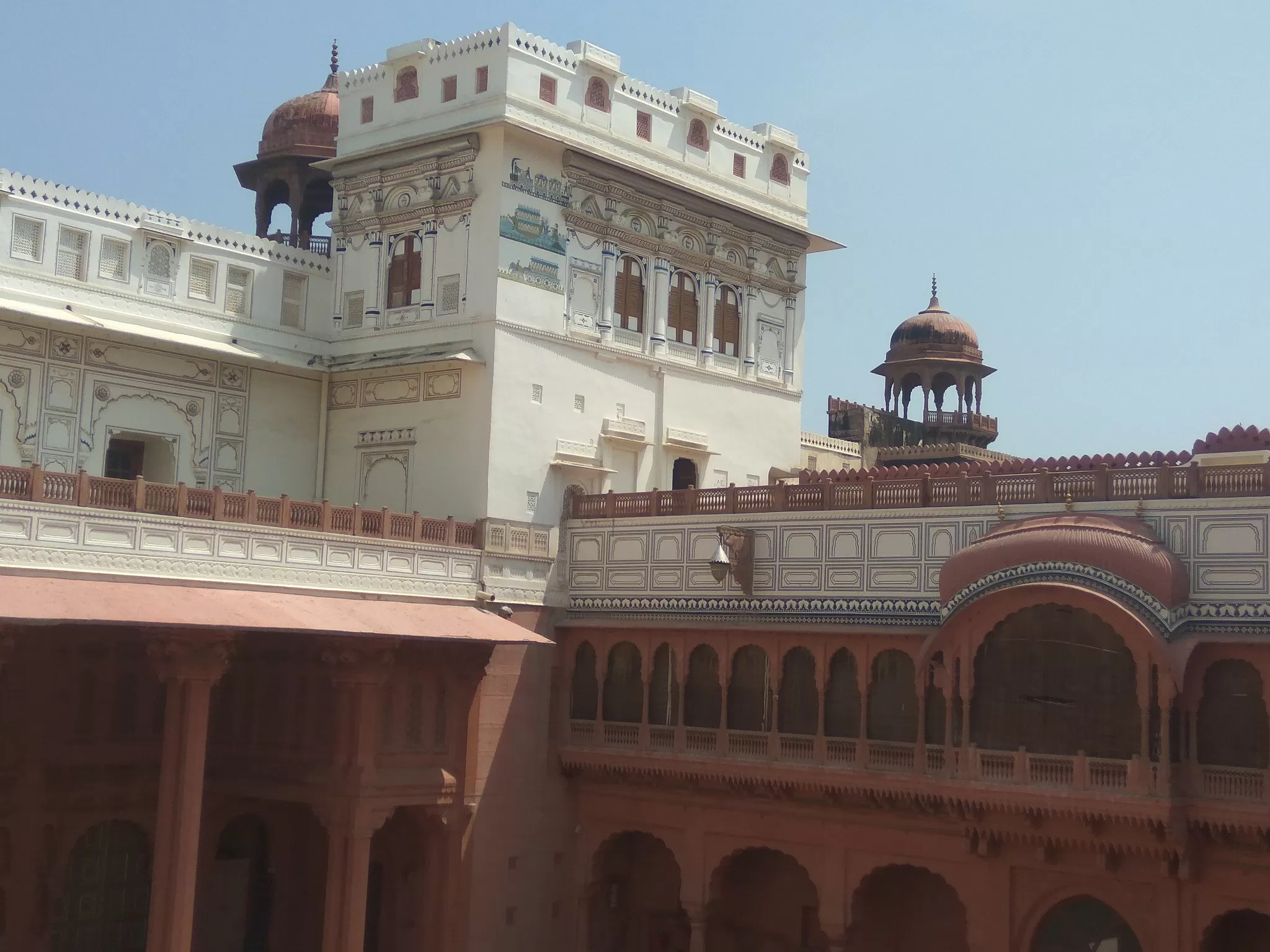 File:Badal Mahal, Junagarh Fort, Bikaner.jpg - Wikimedia Commons