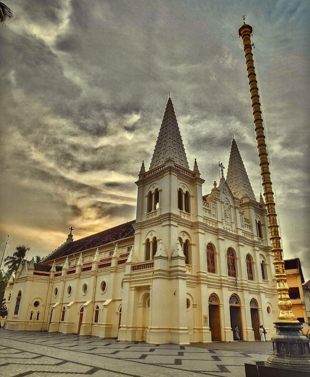 Photo of Santa Cruz Basilica