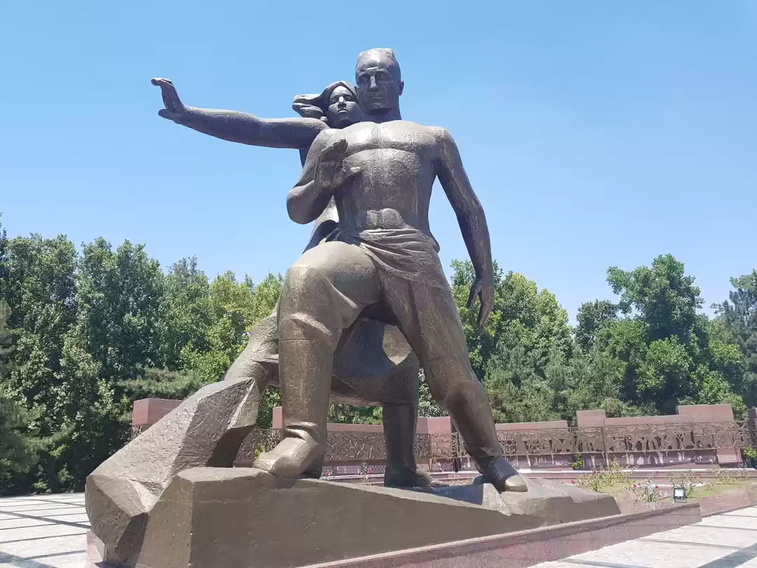 Photo of Monument of Courage