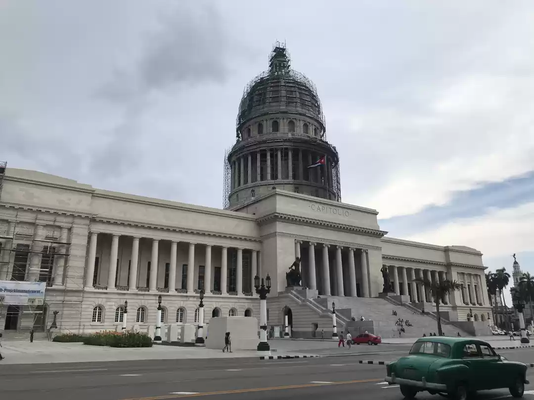 Photo of El Capitolio