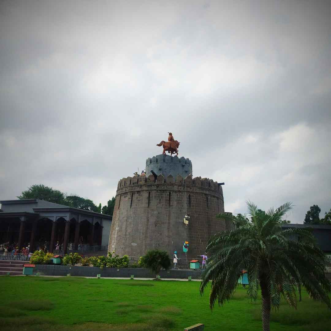 akluj tourist places