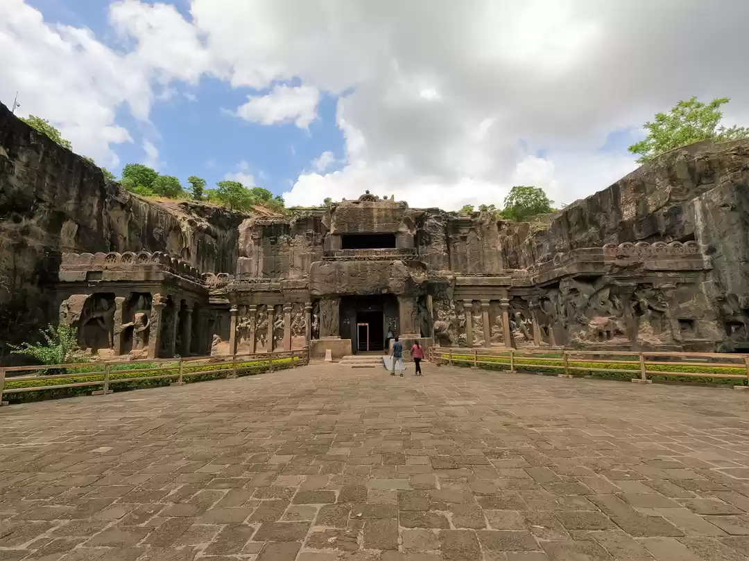 Photo of Kailasa Temple an En