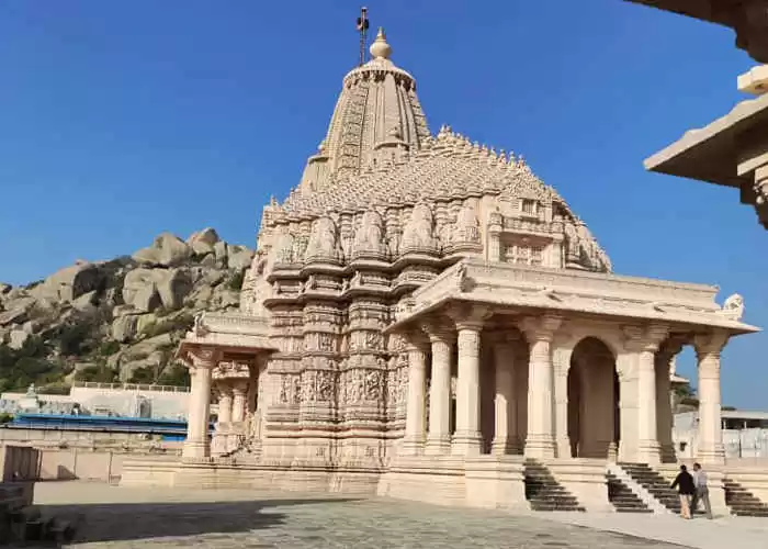 Photo of પર્વતોની વચ્ચે 