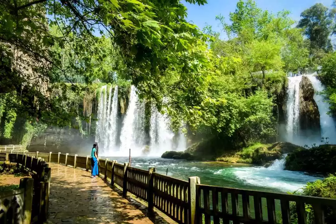 Photo of An Off Beat Gui