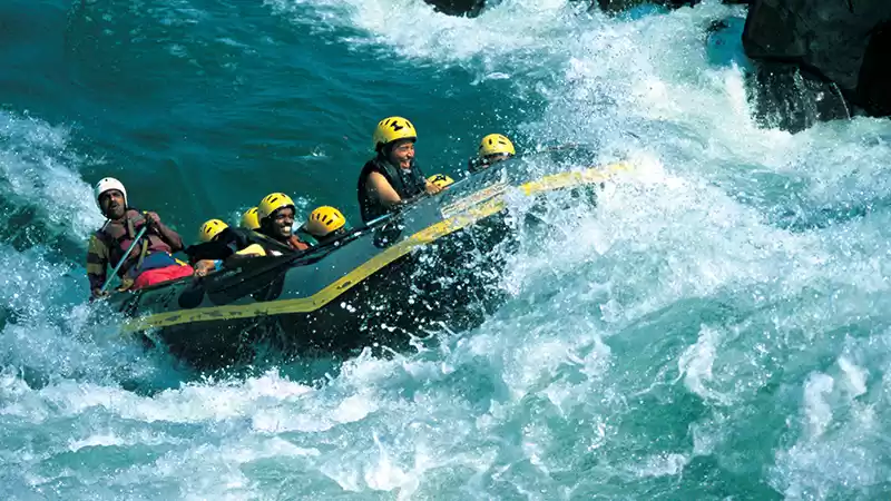 Photo of Just In: Tourists to