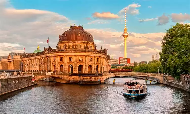 Photo of Potsdam: City and Ca