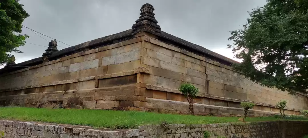 Photo of Lepakshi Temple RdLepakshi