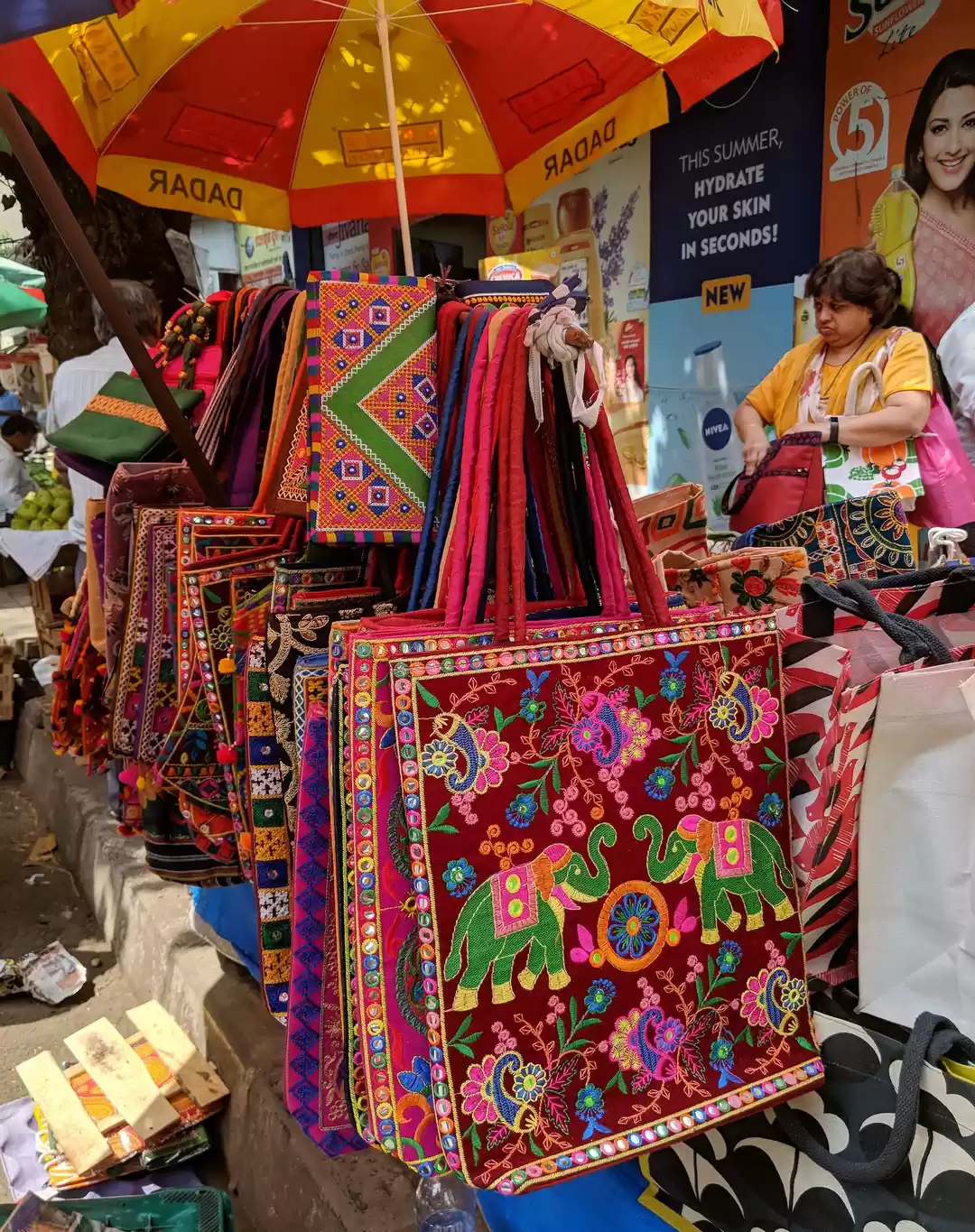 Dadar Hindmata Market Lehenga 1000rs || Latest Bridal Lehenga Collection ||  Tanveer Designer - YouTube