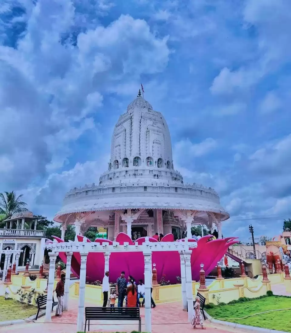 Photo of કમલધામ મંદિરઃ કમળના