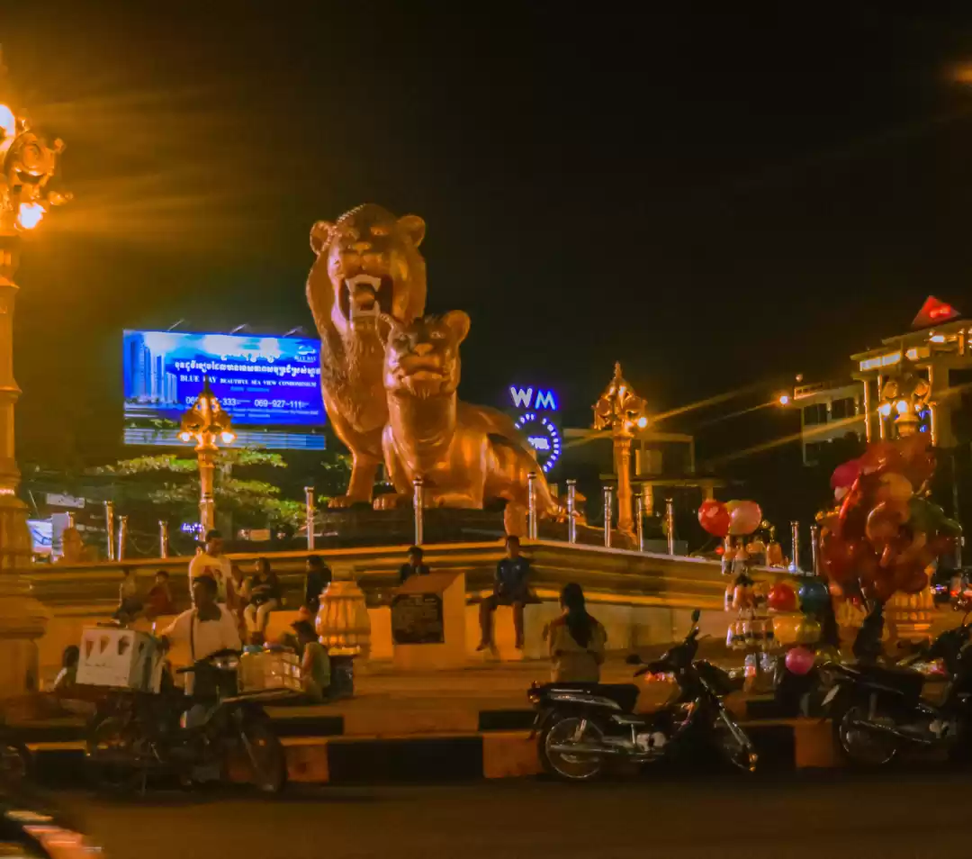 Photo of Golden Lions Roundabout