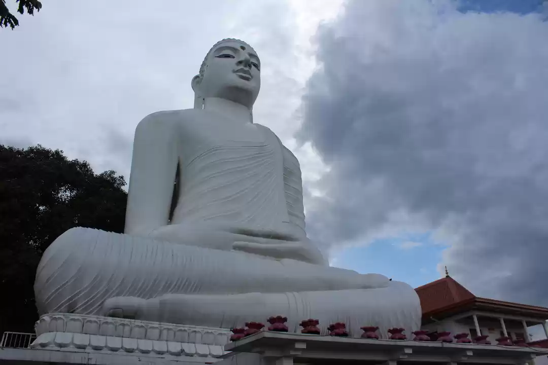 Photo of Bahiravokanda Vihara Buddha Statue