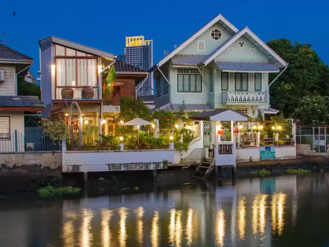 Photo of 10 Best Airbnbs