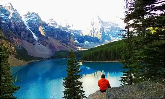 Photo of Valley of the Ten Peaks
