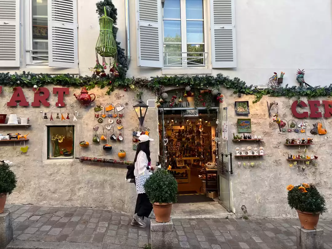 A Romantic Stroll through Montmartre: The Artists Neighborhood