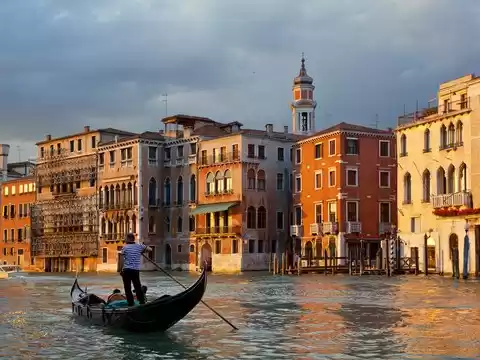 Photo of 48 Hours Guide