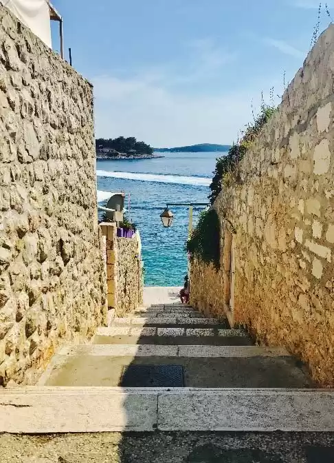 Photo of 8 Days Guide