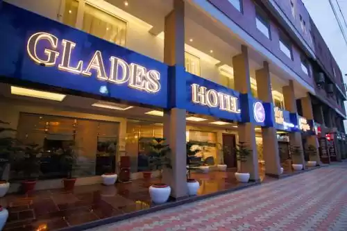 Photo of Glades Hotel