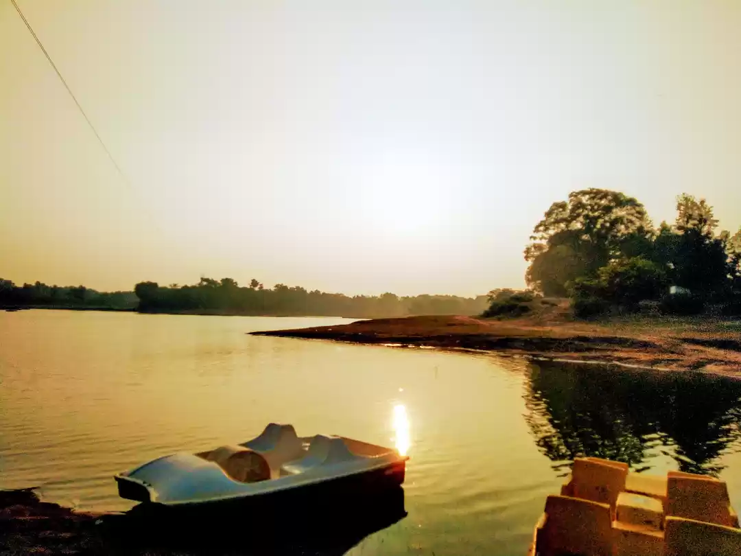Photo of Pachmarhi Lake